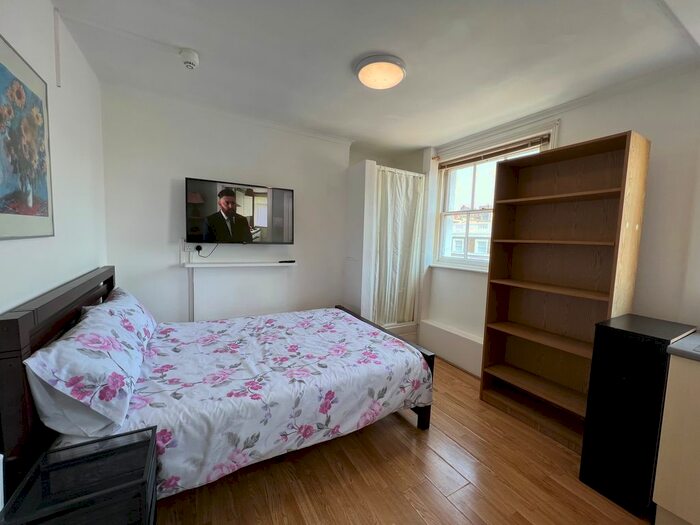 Studio To Rent In Oakley Street, London, SW3