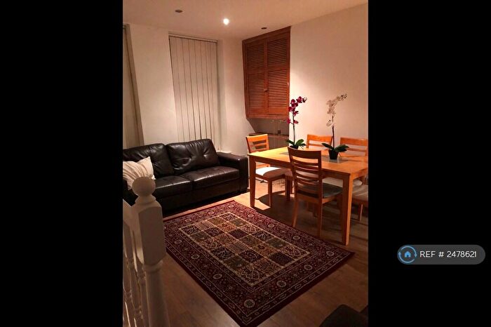2 Bedroom Flat To Rent In Egerton Road, Manchester, M14