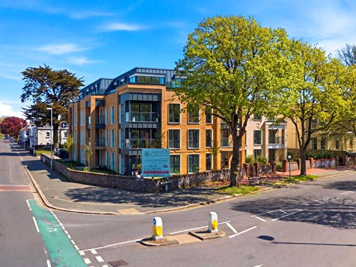 1 Bedroom Flat For Sale In Lindfield Place Farncombe Road, Worthing, BN11