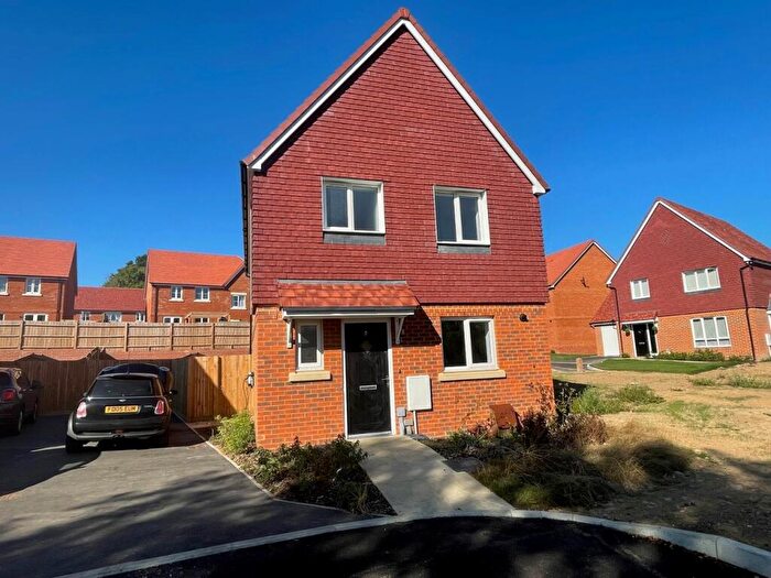 3 Bedroom House To Rent In Stream Way, Hailsham, BN27