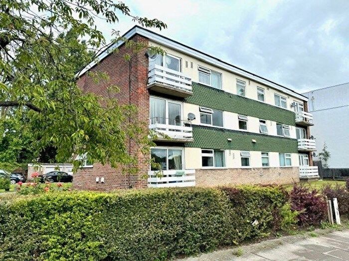 2 Bedroom Flat To Rent In Fulwood Court, Kenton Road, Harrow, HA3