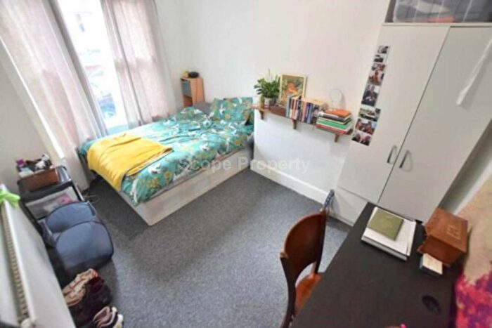 4 Bedroom Terraced House To Rent In Essex Street, Reading, RG2