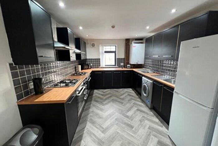 7 Bedroom Flat To Rent In Mundy Place Cardiff, CF24