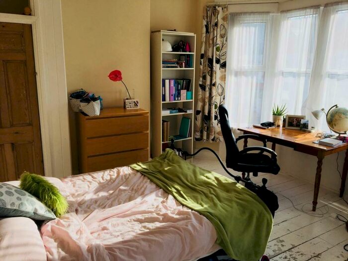 5 Bedroom House To Rent In Cosmeston Street, Cathays, Cardiff, CF24