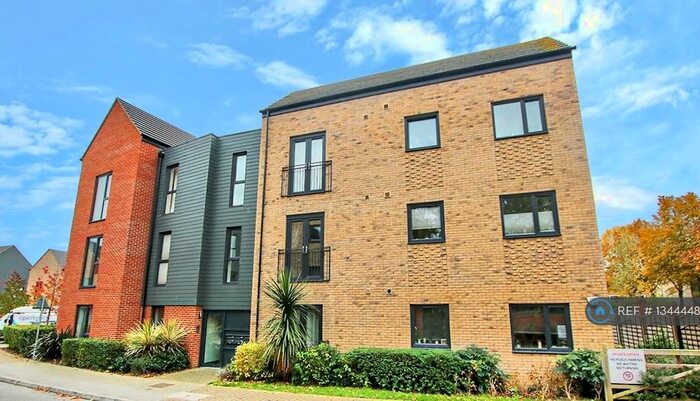 2 Bedroom Flat To Rent In Markwick Avenue, Cheshunt, Waltham Cross, EN8