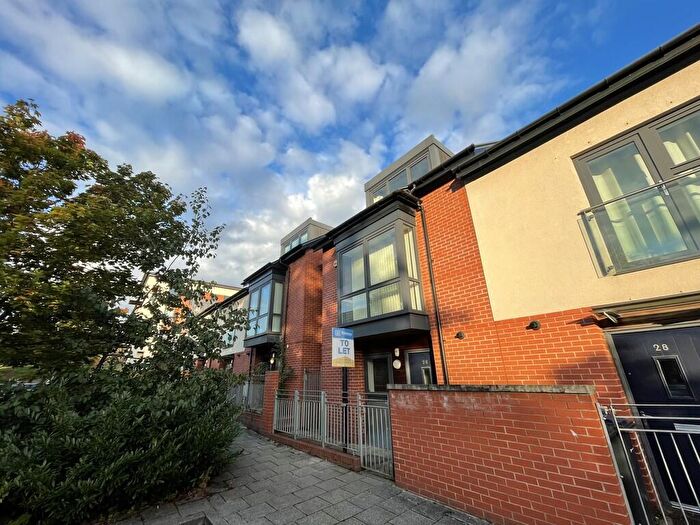 4 Bedroom Town House To Rent In Colbrand Grove, Park Central, B15
