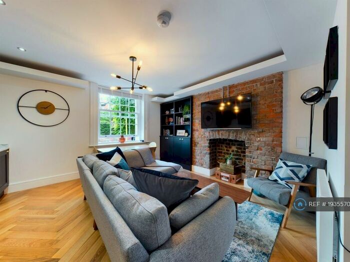 2 Bedroom Flat To Rent In Parkfield Road, Aigburth, Liverpool, L17