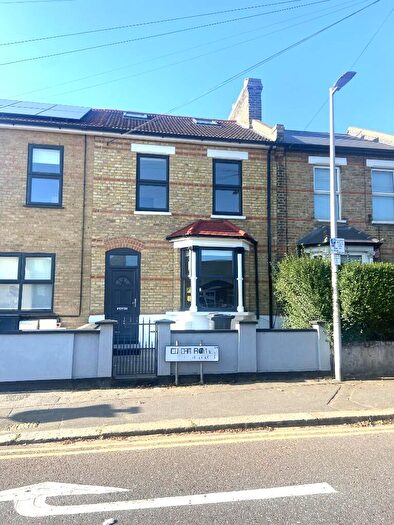 5 Bedroom Terraced House To Rent In Daisy Road, London, E18
