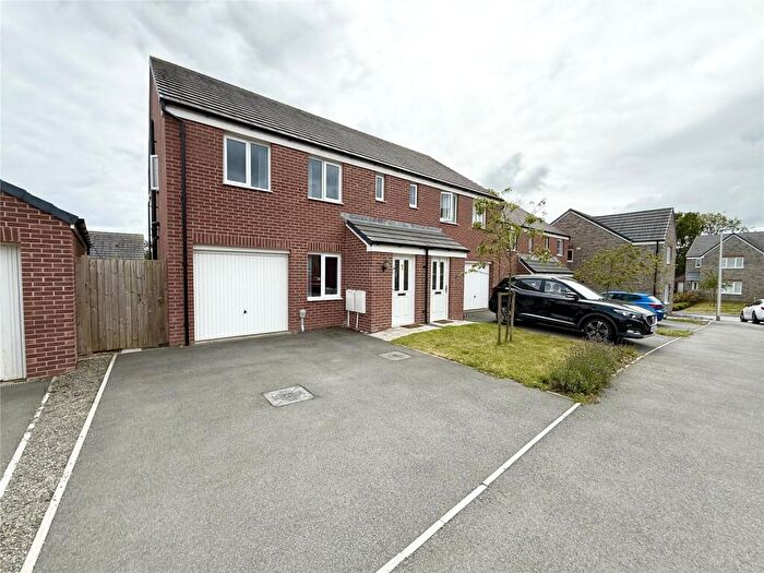 3 Bedroom Semi-Detached House For Sale In Yeoman Avenue, Haverfordwest, Pembrokeshire, SA61
