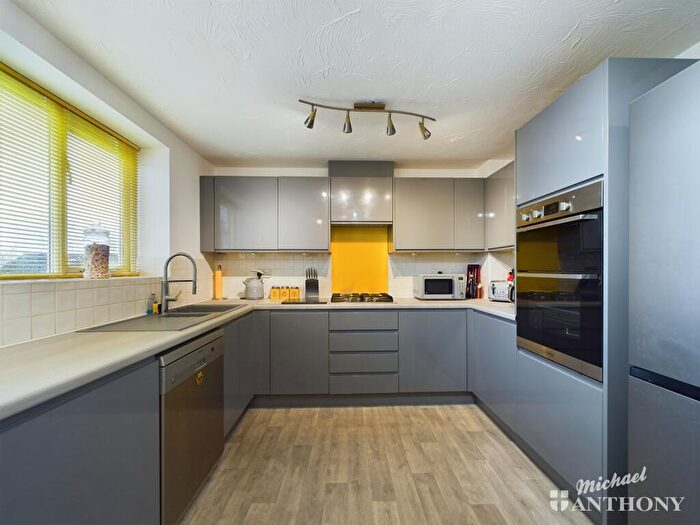 4 Bedroom Town House For Sale In Wickstead Avenue, Grange Farm, Milton Keynes, MK8