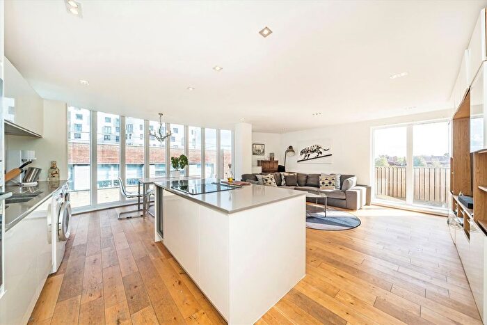 3 Bedroom Flat For Sale In Carpenters Place, Clapham, SW4