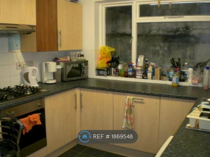 5 Bedroom End Of Terrace House To Rent In Nicholl Street, Swansea, SA1