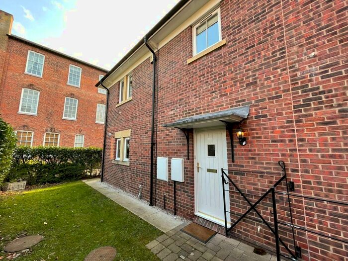 3 Bedroom Terraced House To Rent In The Yonne, Chester, CH1