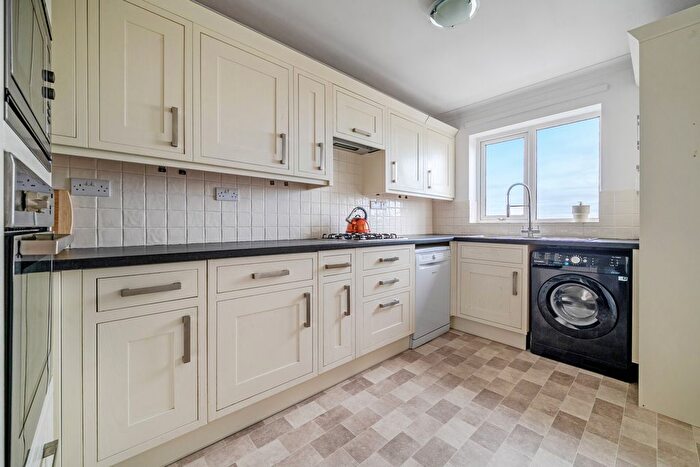 2 Bedroom Flat For Sale In Hookhills Road, Paignton, Devon, TQ4