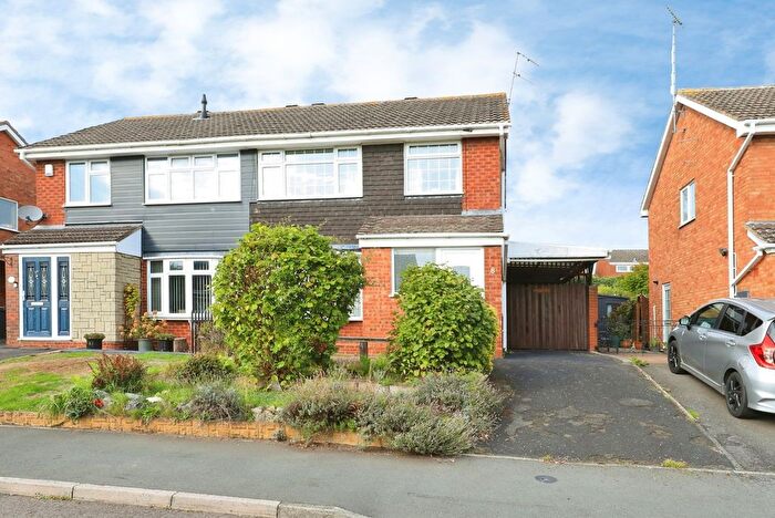 3 Bedroom Semi Detached House For Sale In Barrie Avenue, Kidderminster, Worcestershire, DY10