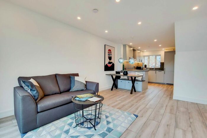 3 Bedroom Terraced House To Rent In Wellington Terrace, Wapping, London, E1W