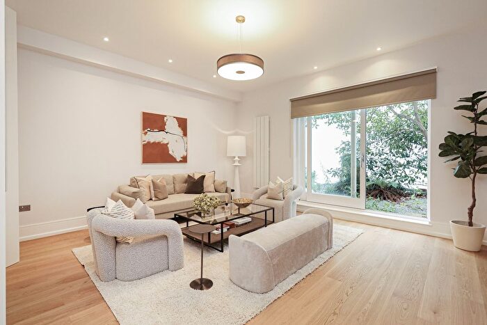 3 Bedroom Flat To Rent In Wild Street, Holborn, Covent Garden, WC2B