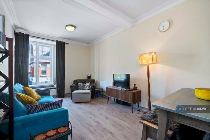 1 Bedroom Flat To Rent In Upper Richmond Road West, London, SW14