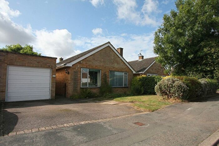 3 Bedroom Detached Bungalow For Sale In Sutcliffe Drive, Harbury, CV33