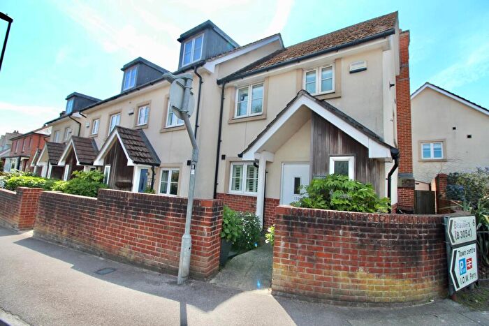 2 Bedroom End Of Terrace House For Sale In Gosport Street, Lymington, SO41