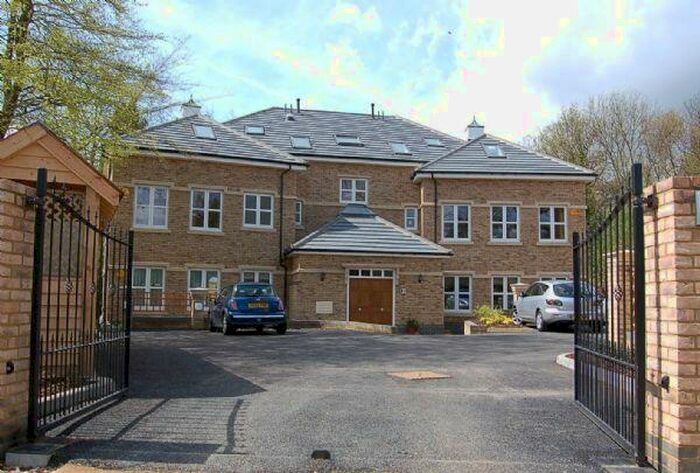 3 Bedroom Flat To Rent In Amersham Road, Hazlemere, HP15