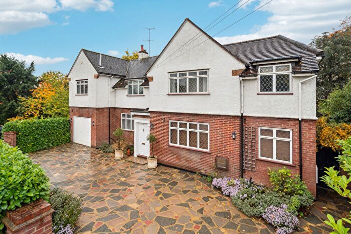 5 Bedroom Detached House For Sale In Woodwaye, Watford, WD19