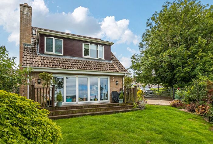 3 Bedroom Detached House For Sale In Arundel Drive, Rodborough, Stroud, Gloucestershire, GL5