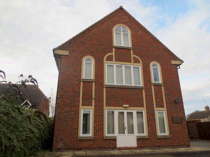 2 Bedroom Flat To Rent In Stratton Court, Swindon Road, Stratton St. Margaret, Swindon SN3