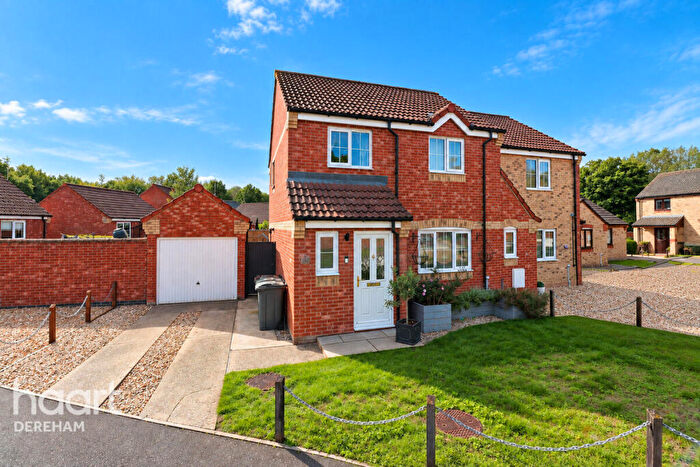 3 Bedroom Semi-Detached House For Sale In Ash Meadow, Necton, PE37