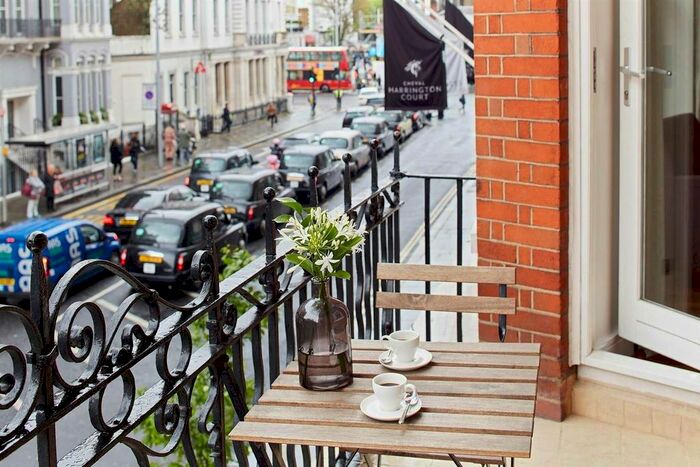 2 Bedroom Flat To Rent In Harrington Road, London, SW7