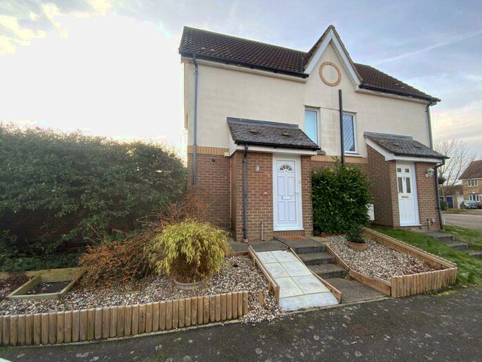 1 Bedroom Property To Rent In Rushton Grove, Harlow, Essex, CM17