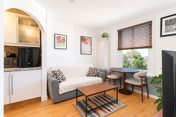 1 Bedroom Flat For Sale In Sutherland Avenue, Maida Vale, W9