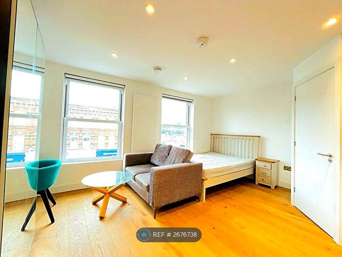 Studio To Rent In Uxbridge Road, London, W12