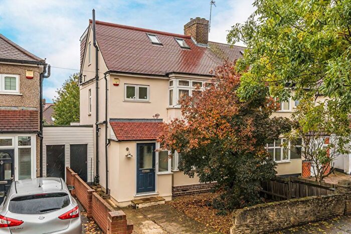 4 Bedroom Semi-detached House For Sale In Nelson Road, Whitton, TW2