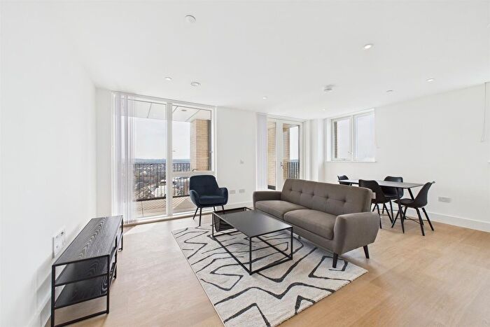 1 Bedroom Flat To Rent In Herne Hill Road, London, SE24