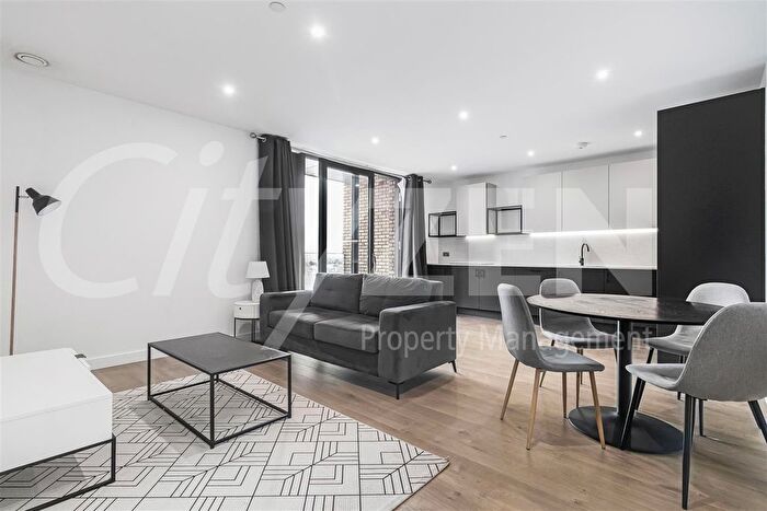 2 Bedroom Flat To Rent In Coster Avenue, Hackney, N4