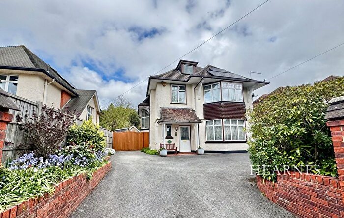 6 Bedroom Detached House For Sale In St Albans Avenue, Bournemouth, BH8