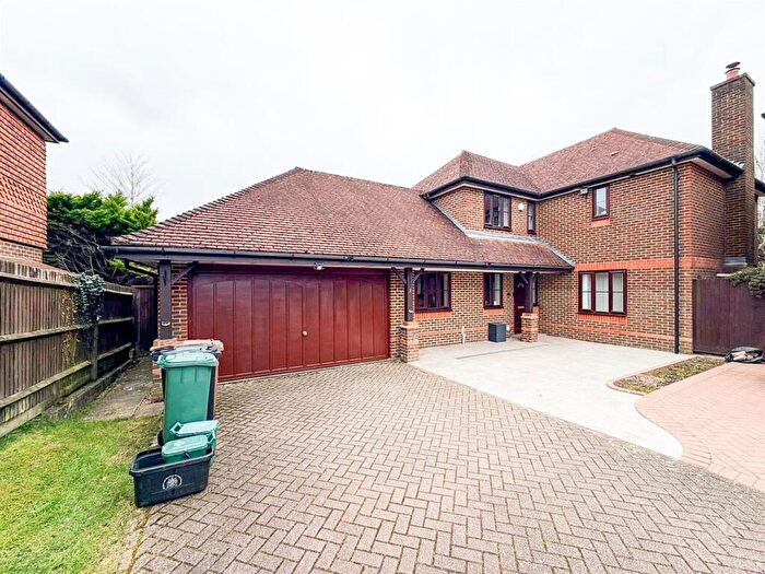 5 Bedroom Detached House To Rent In Banstead, SM7