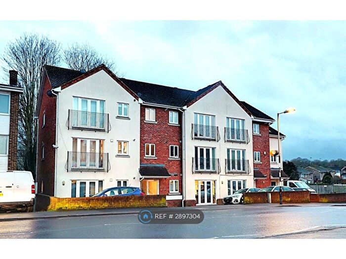 2 Bedroom Flat To Rent In Christopher Martin Place, Billericay, CM11