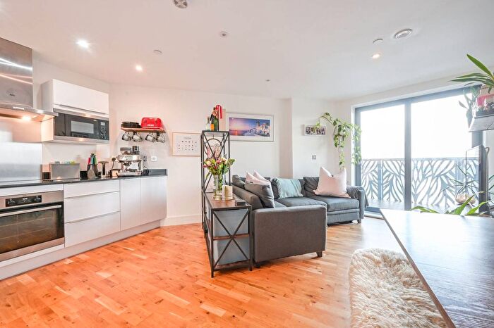 1 Bedroom Flat For Sale In Leven Wharf, Poplar, London, E14