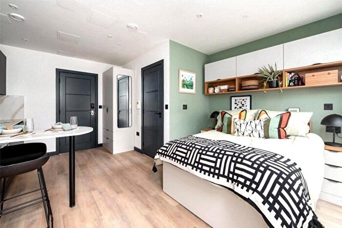 Apartment To Rent In Charlotte Street, City Centre, BS1