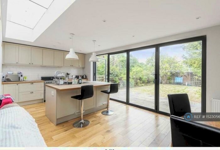 5 Bedroom Semi-Detached House To Rent In Thornton Gardens, Balham, SW12