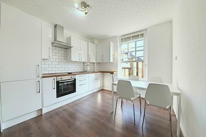 3 Bedroom Flat To Rent In Radcliffe Buildings, Portpool Lane, London, EC1N