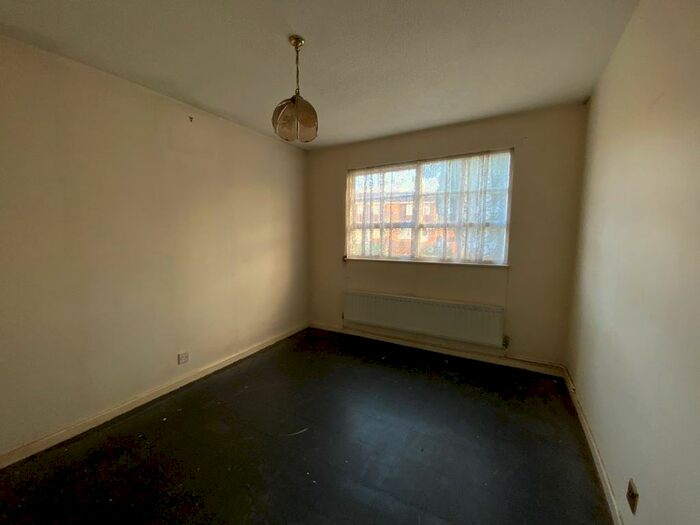 2 Bedroom Bungalow For Sale In Stubbington Close, Willenhall, WV13