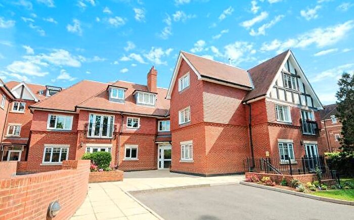 2 Bedroom Flat To Rent In Cleve Place, Bridgewater Road, Weybridge, KT13