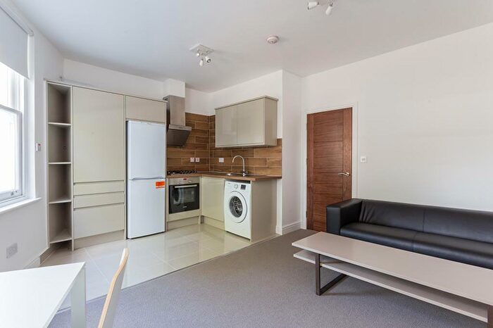 1 Bedroom Apartment To Rent In Essex Road, Islington, N1