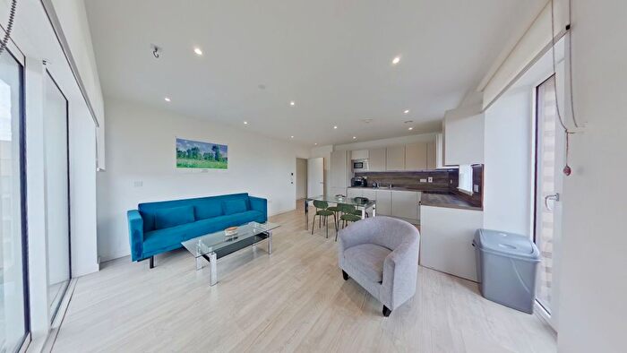 2 Bedroom Flat To Rent In Woodlark Apartments, Hendon, NW9