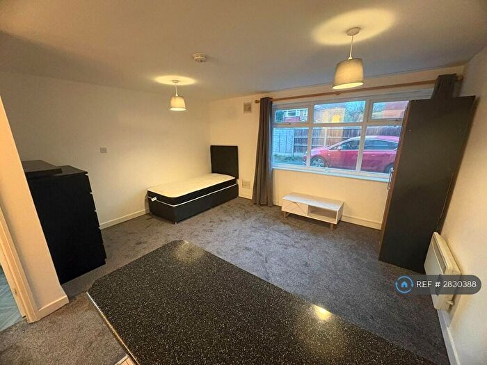 Studio To Rent In Brook Road, Manchester, M14