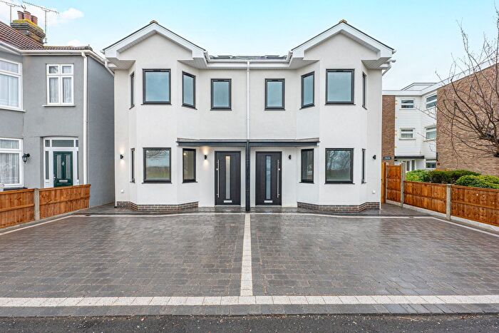 4 Bedroom Semi-Detached House To Rent In London Road, Benfleet, SS7