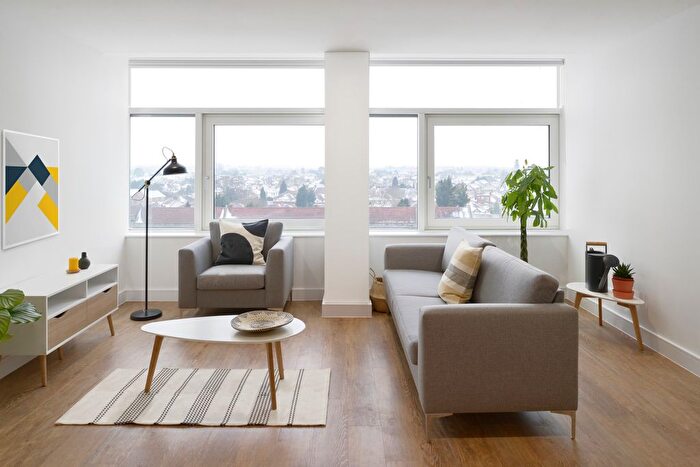 2 Bedroom Flat To Rent In Northpoint, Ewell Road, Surbiton, KT6